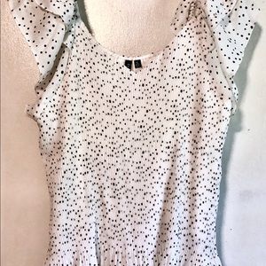 🌷Each Items: $5🌷 White blouse w/ Polka Dots. XL
